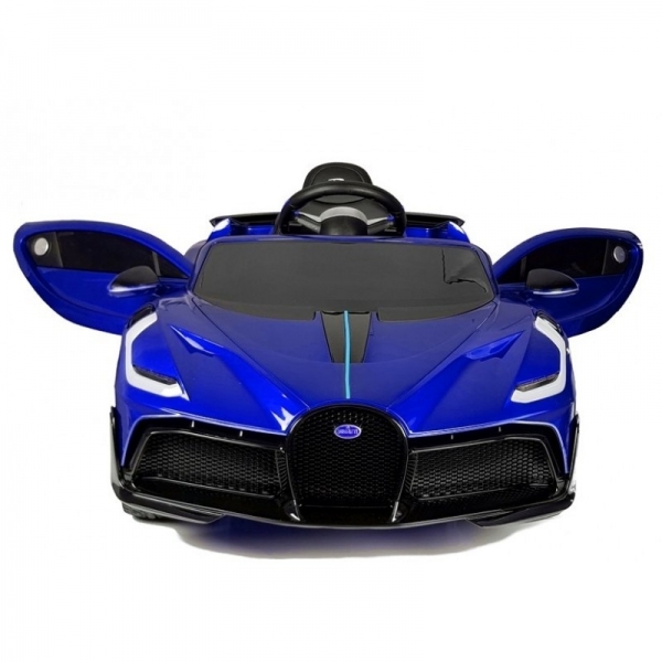 Um Carro De Corridas Bugatti Para Crianças Velhas Foto de Stock Editorial -  Imagem de antigo, viagem: 226528578